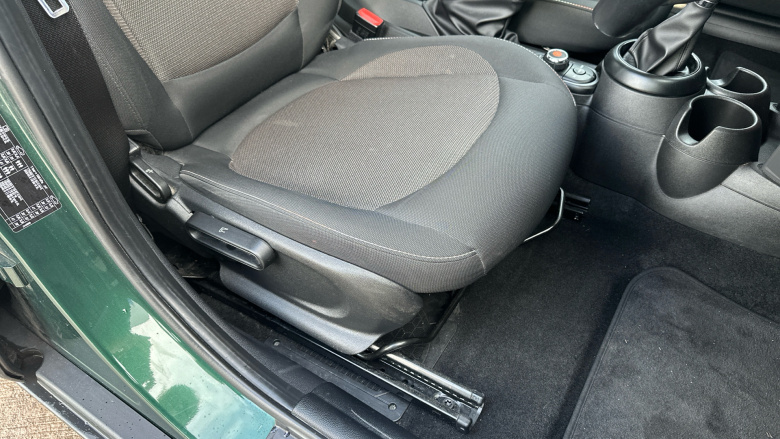 MINI Hatchback 1.5 Cooper 5dr Petrol Hatchback